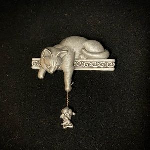 JJs pewter cat catching mouse brooch (pin)
